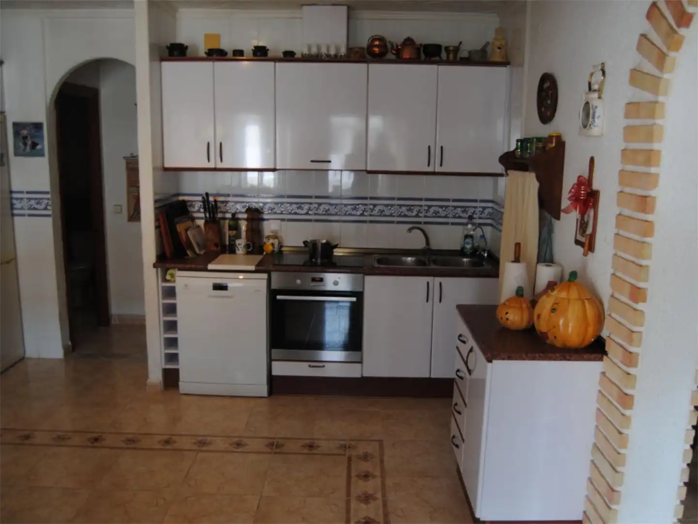 Casa adosada en venda a Calle Liszt, 421, Zona Carrefour - Urbanizaciones Cuina de Casa adosada en venda en Torrevieja amb Aire condicionat i Terrassa