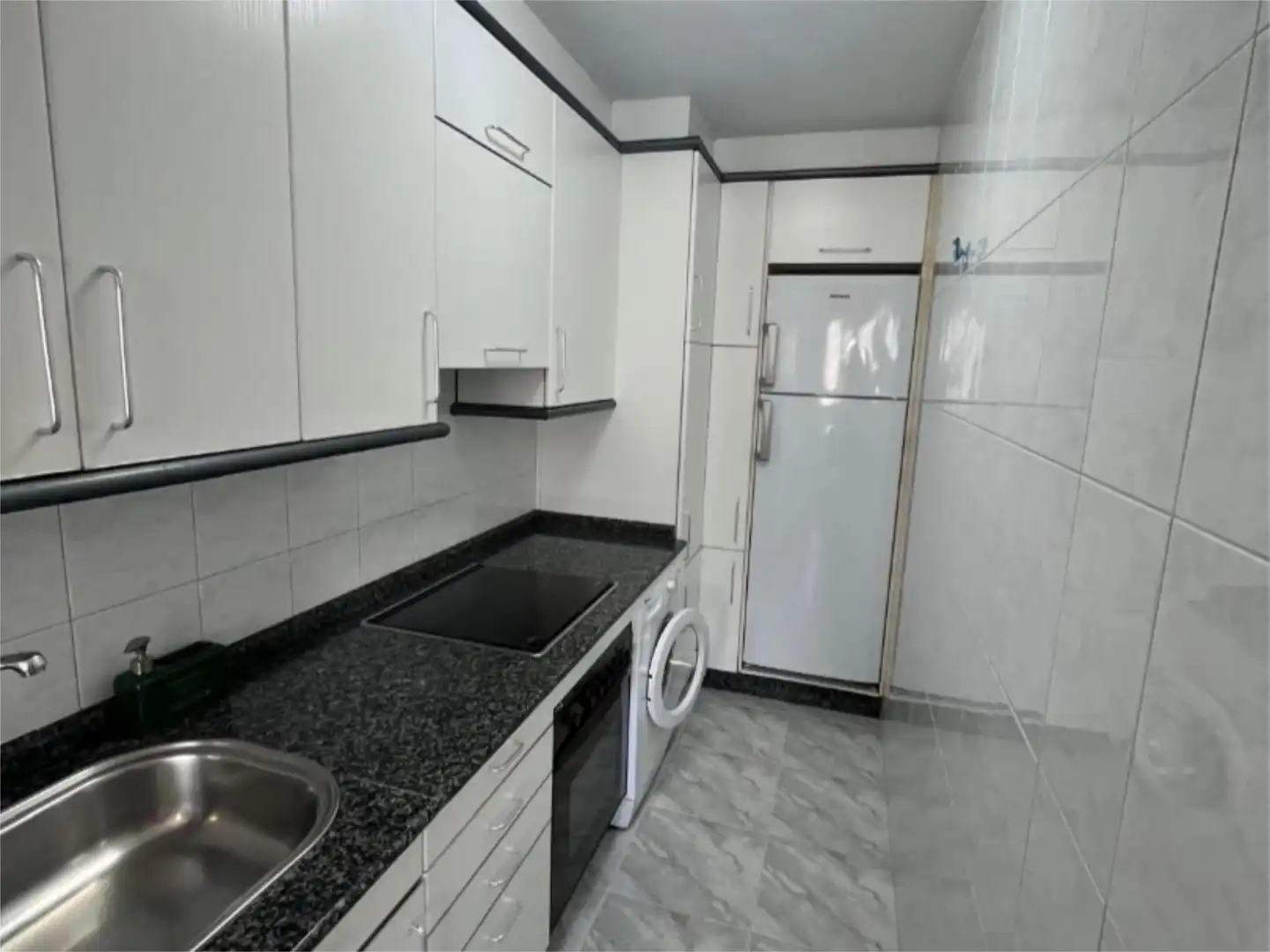Piso en venta en Avenida Conde de Fenosa, 51, O Barco de Valdeorras Cocina de Piso en venta en O Barco de Valdeorras con Terraza y Balcón