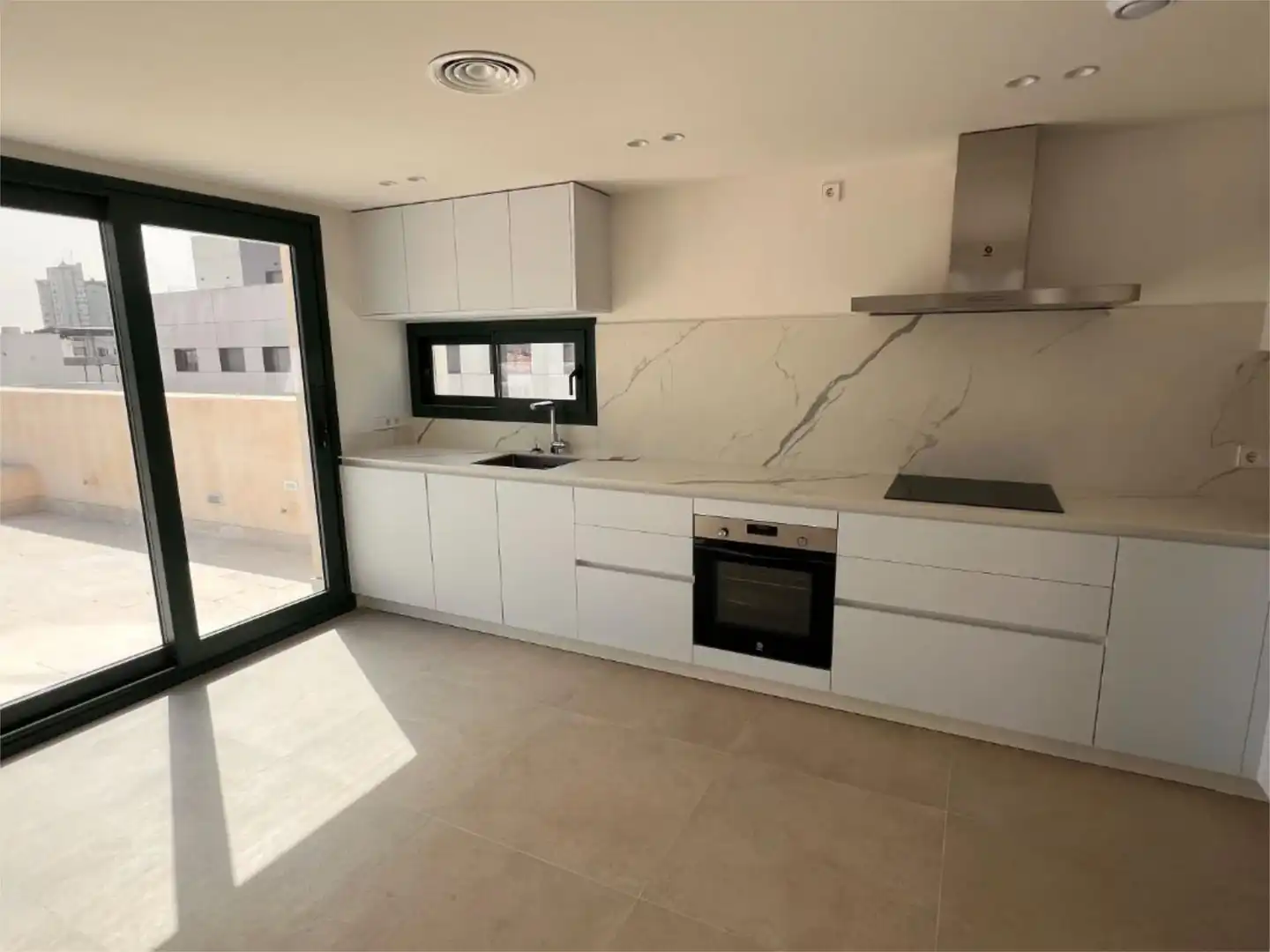 Kitchen of Flat for sale in Sevilla  with Air Conditioner, Heating and Private garden