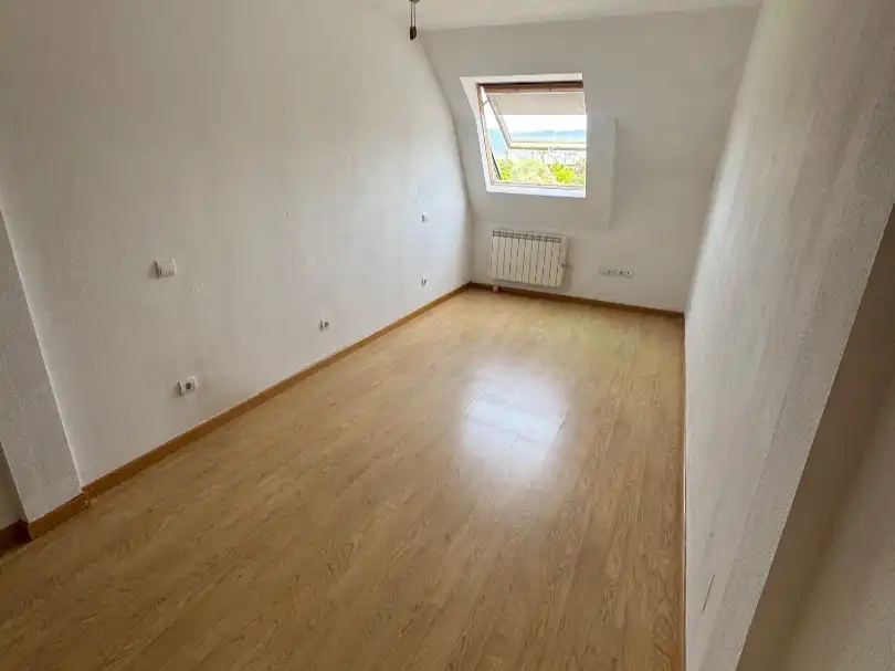 Pis en venda a Calle Miguel de Cervantes, 1, Alpedrete Dormitori de Pis en venda en Alpedrete amb Calefacció, Parquet i Traster