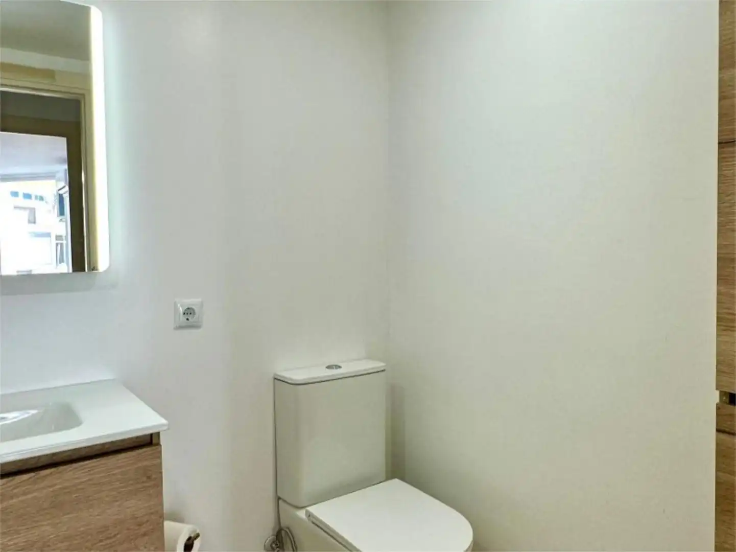 Baño de Piso de alquiler en Marbella con Aire acondicionado, Calefacción y Terraza