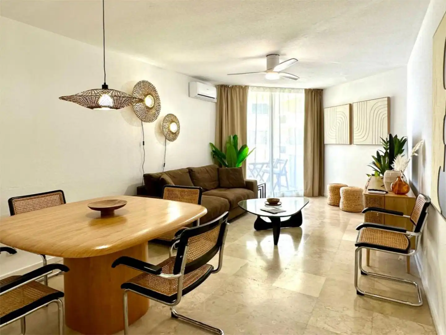 Sala d'estar de Pis de lloguer en Marbella amb Aire condicionat, Calefacció i Terrassa