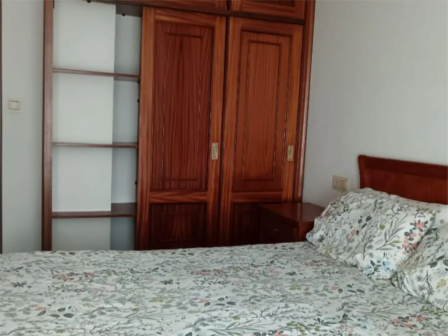 Pis en venda a Rúa Os Olmos, 32, Cambados Dormitori de Pis en venda en Cambados amb Calefacció i Videoporter
