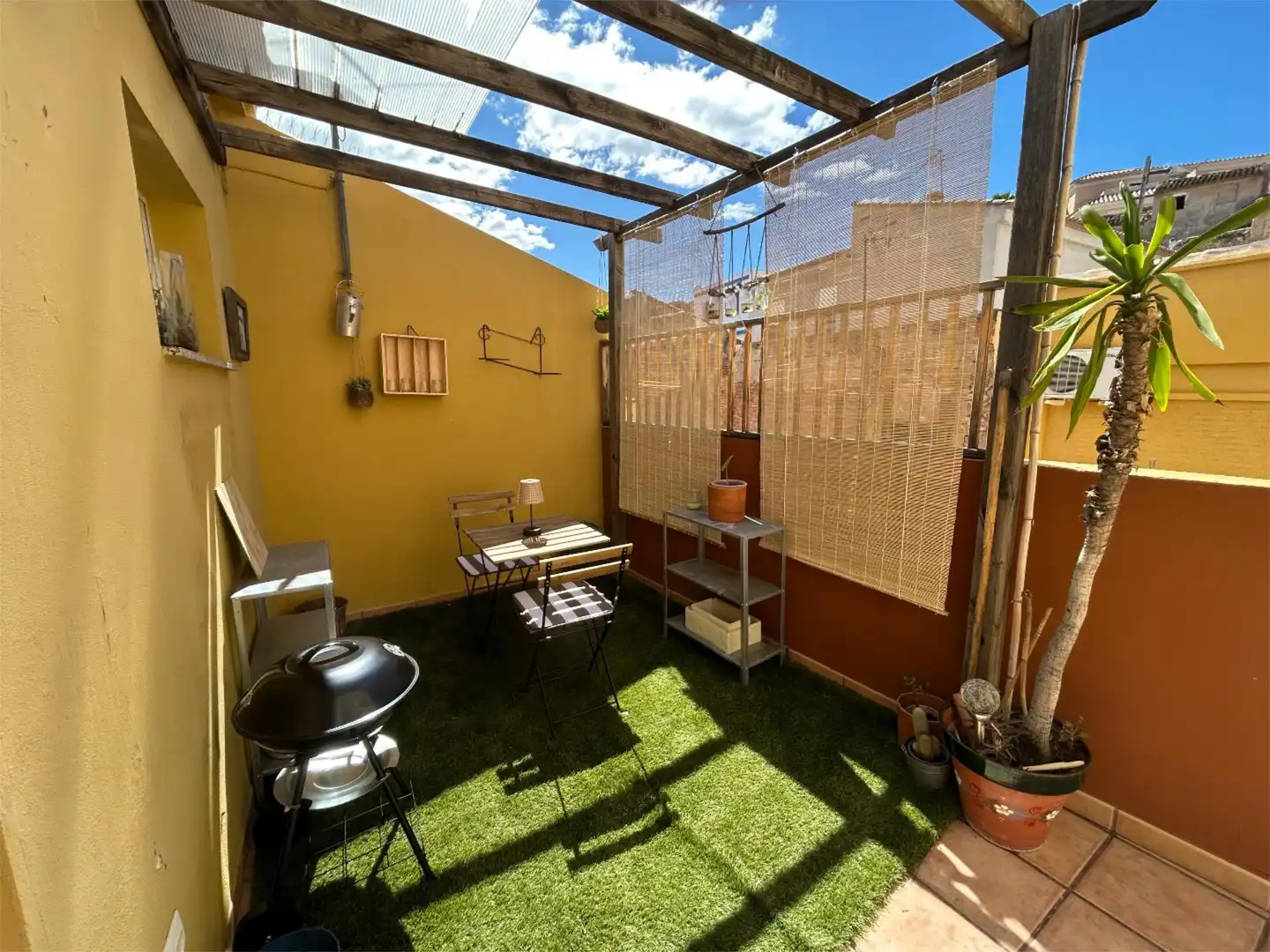 Dúplex de alquiler en Calle de Juan Izquierdo, 30, Casco Antiguo Terraza de Dúplex de alquiler en Llíria con Aire acondicionado, Calefacción y Terraza