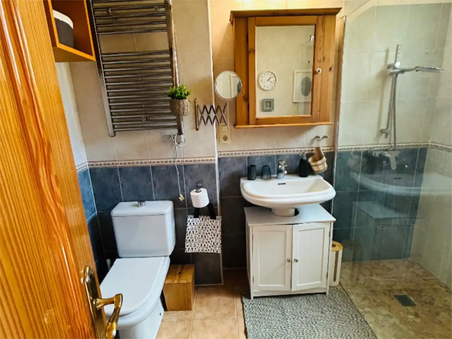 Dúplex de alquiler en Calle de Juan Izquierdo, 30, Casco Antiguo Baño de Dúplex de alquiler en Llíria con Aire acondicionado, Calefacción y Terraza