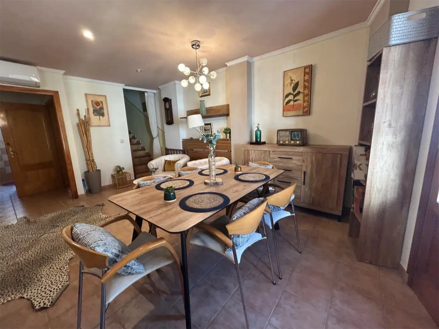 Dúplex de alquiler en Calle de Juan Izquierdo, 30, Casco Antiguo Comedor de Dúplex de alquiler en Llíria con Aire acondicionado, Calefacción y Terraza
