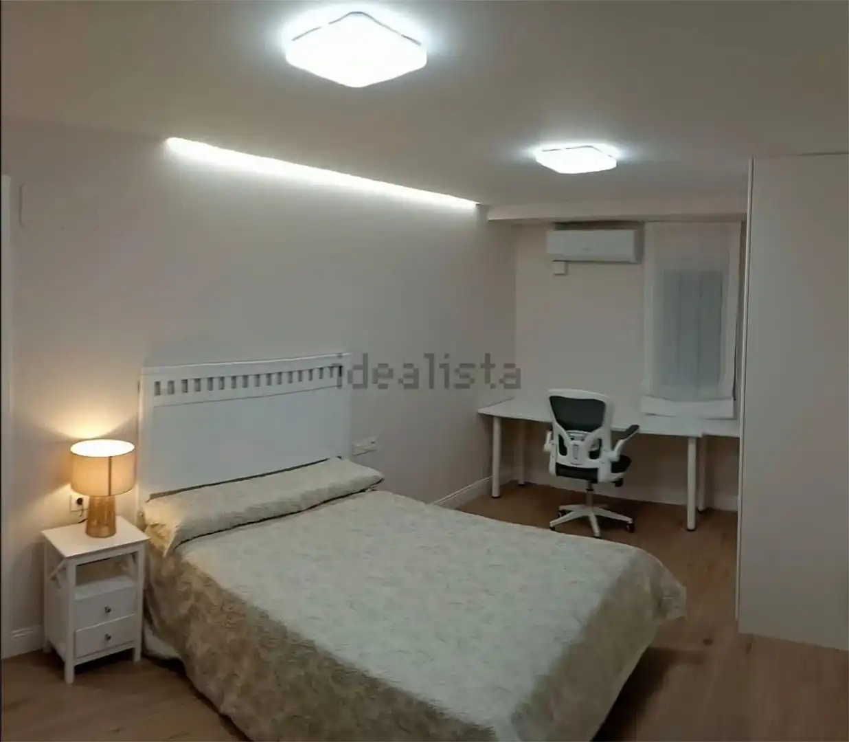 Room in Calle de Pedro Joaquín Soler, 6, Alfonso Room in Calle de Pedro Joaquín Soler, 6, Alfonso