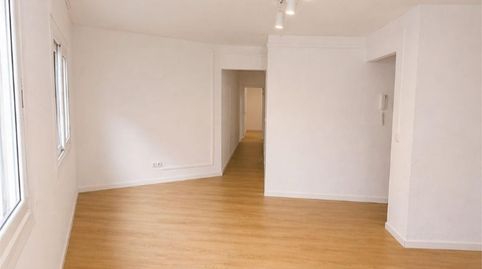 Foto 4 de Piso en venta en Carrer de L'autonomia, 11, La Salut, Badalona