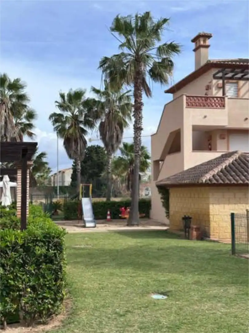 Apartamento de alquiler en Oliva Playa Vista exterior de Apartamento de alquiler en Oliva con Calefacción, Jardín privado y Terraza