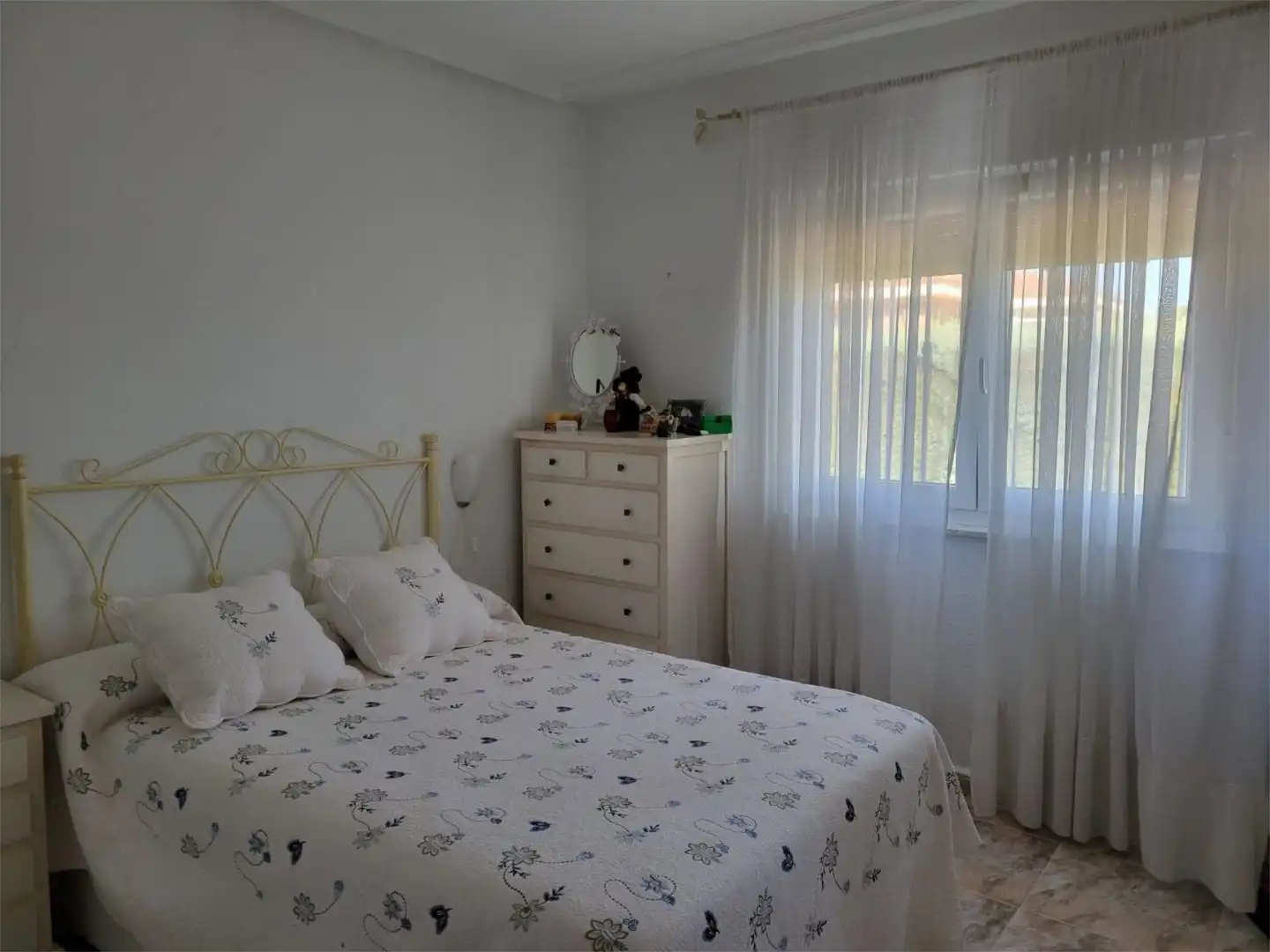 Habitación de Casa o chalet en venta en Castellanos de Villiquera con Terraza y Piscina