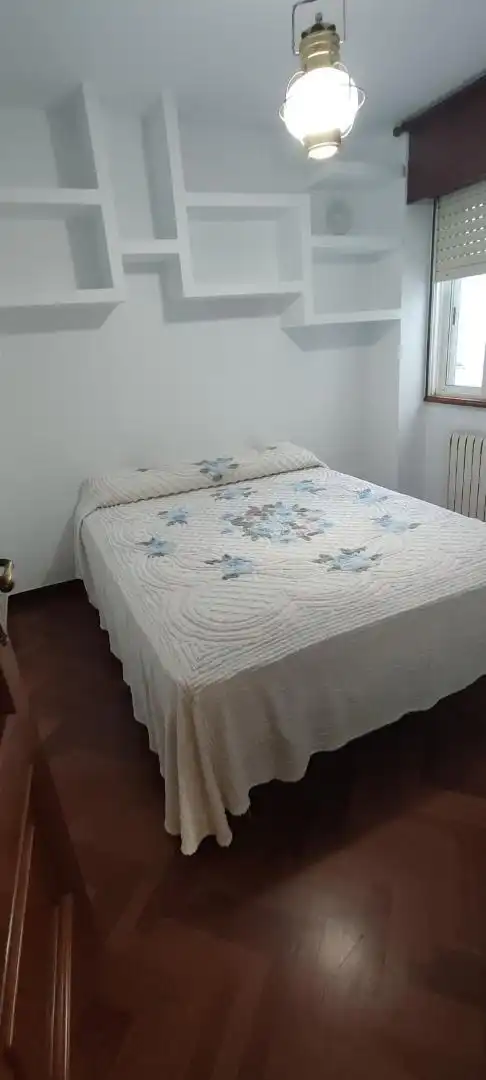 Wohnung zur Miete in Rúa Hábitat, 8, Perillo Schlafzimmer von Wohnung zur Miete in Oleiros mit Terrasse und Abstellraum