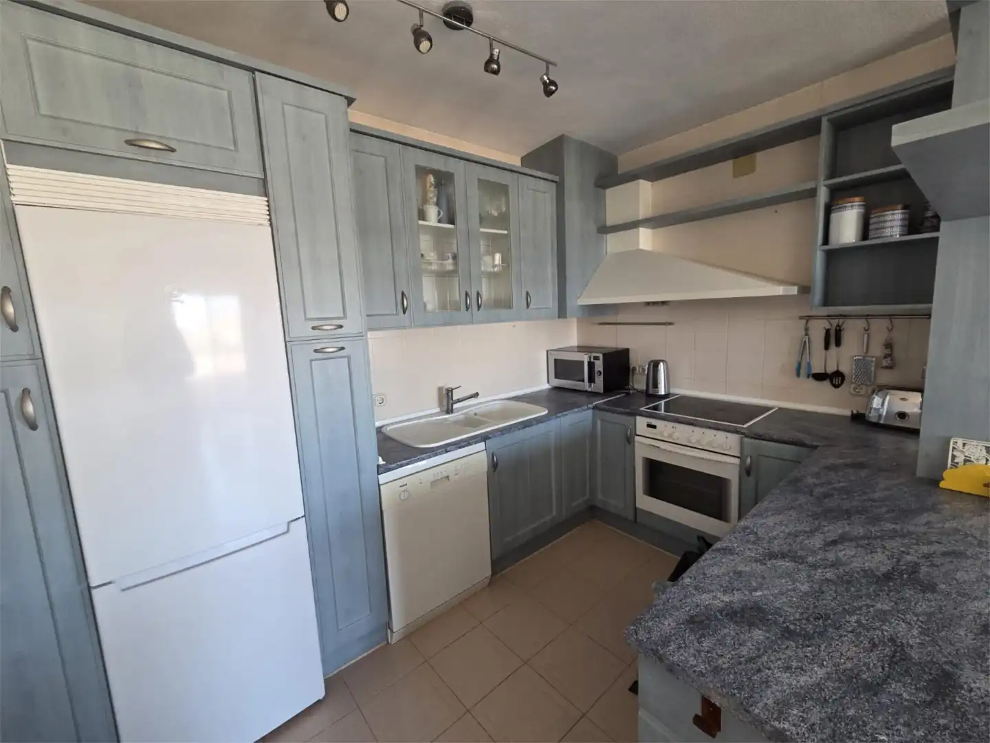 Flat for rent in Calle Ronda del Golf Este, 17, Hacienda Torrequebrada Kitchen of Flat for rent in Benalmádena with Private garden, Terrace and Swimming Pool
