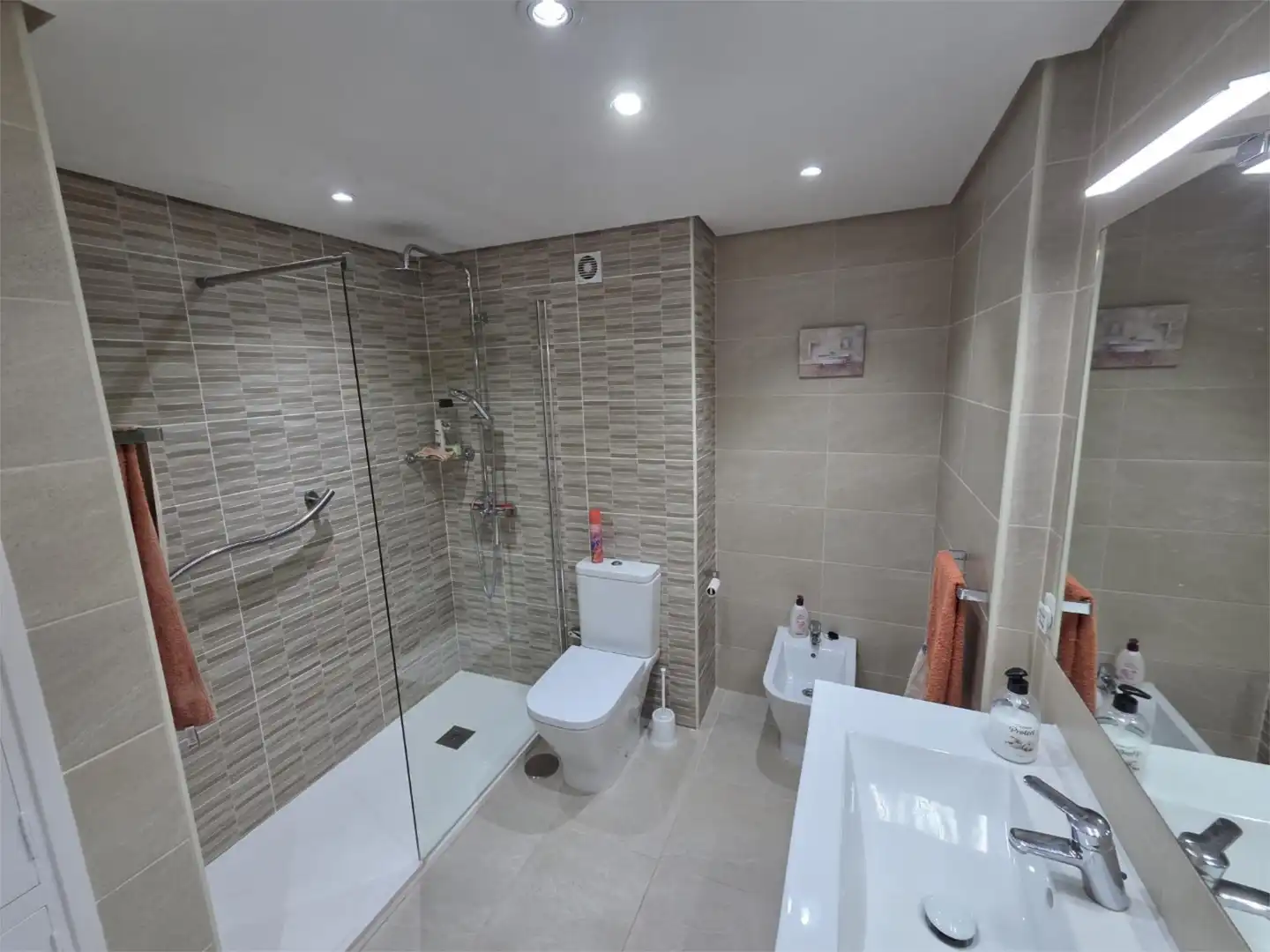Flat for rent in Calle Ronda del Golf Este, 17, Hacienda Torrequebrada Bathroom of Flat for rent in Benalmádena with Private garden, Terrace and Swimming Pool