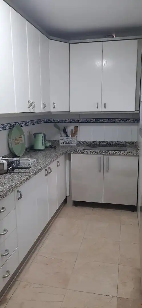 Habitación en San Blas, 23, San Francisco Javier Cocina de Casa adosada para compartir en Granada con Parquet y Amueblado