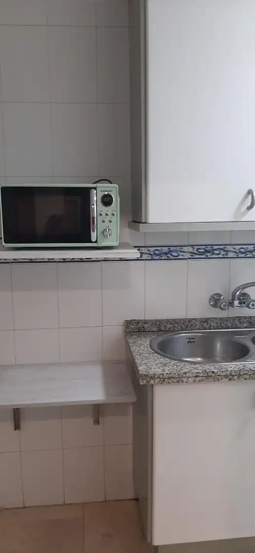 Habitación en San Blas, 23, San Francisco Javier Cocina de Casa adosada para compartir en Granada con Parquet y Amueblado