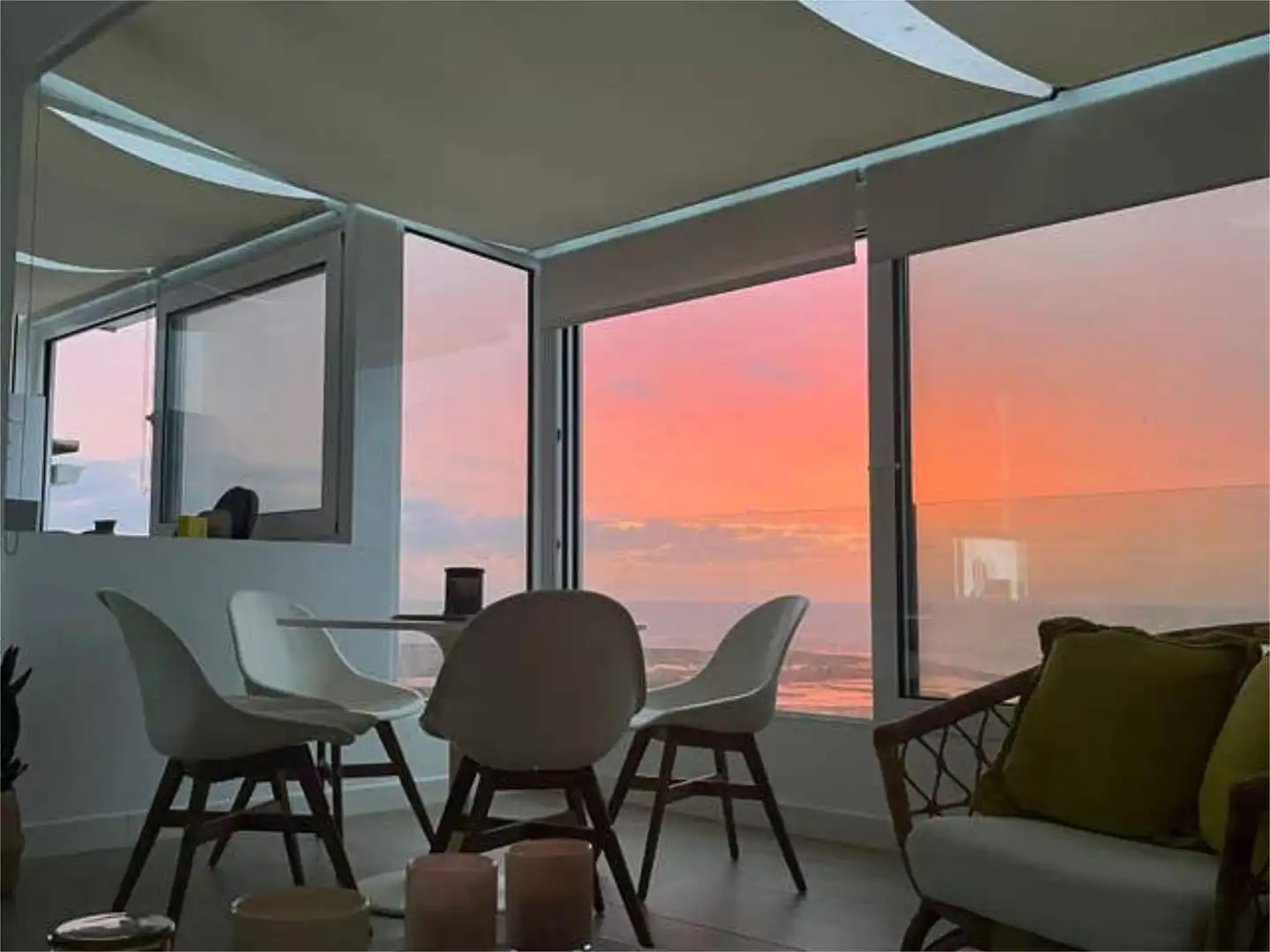 Comedor de Ático de alquiler en Chipiona con Calefacción, Terraza y Amueblado