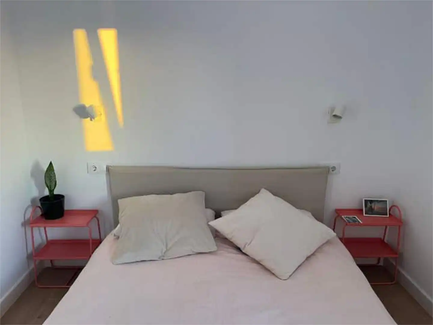 Schlafzimmer von Dachboden zur Miete in Chipiona mit Heizung, Terrasse und Möbliert