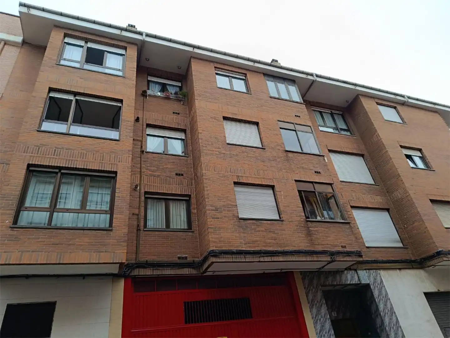 Vista exterior de Pis en venda en Gijón  amb Terrassa