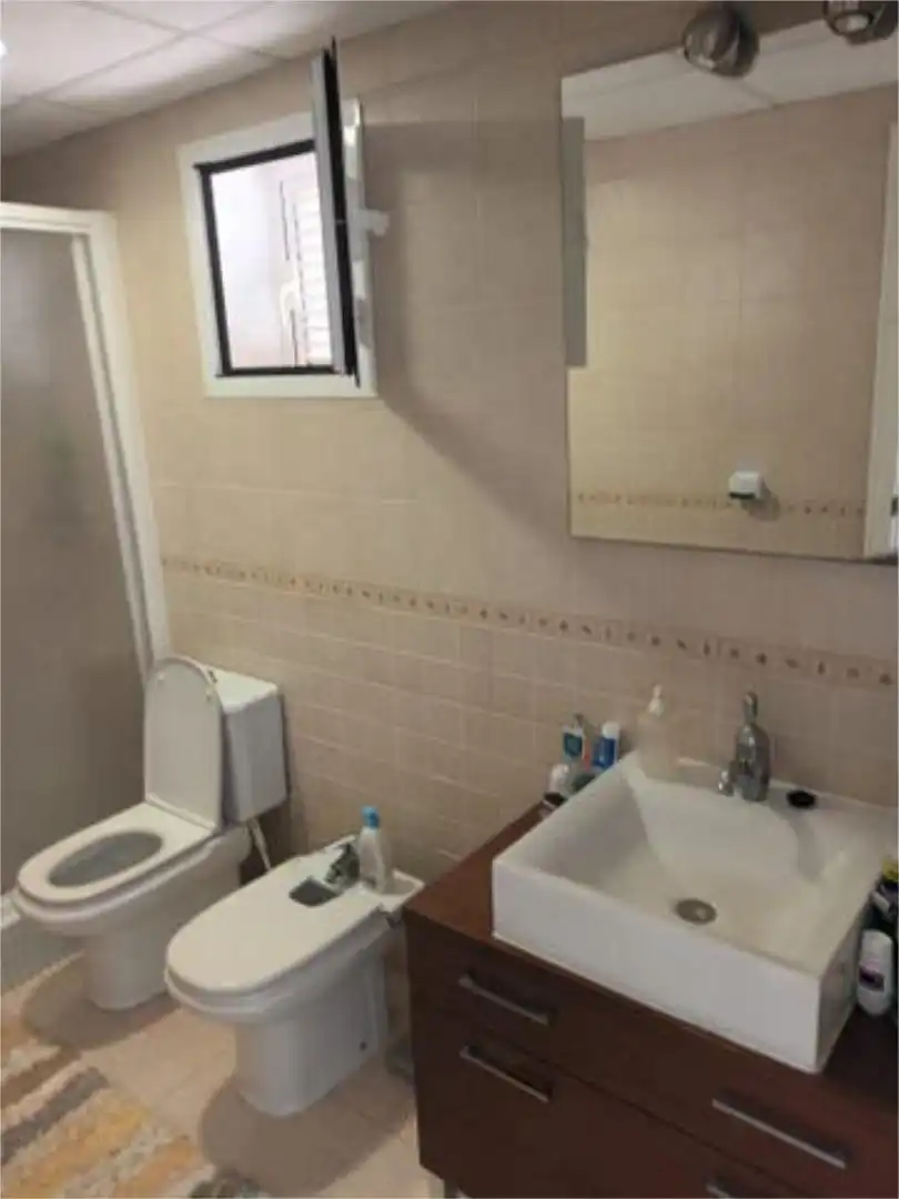 Ático de alquiler en Mojácar Playa - Las Ventanicas - La Paratá Baño de Ático de alquiler en Mojácar con Calefacción, Jardín privado y Terraza