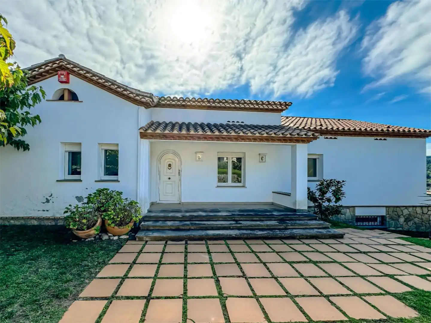 Casa o xalet en venda a Carrer la Plana, 4, Corbera de Llobregat Vista exterior de Casa o xalet en venda en Corbera de Llobregat amb Terrassa i Balcó