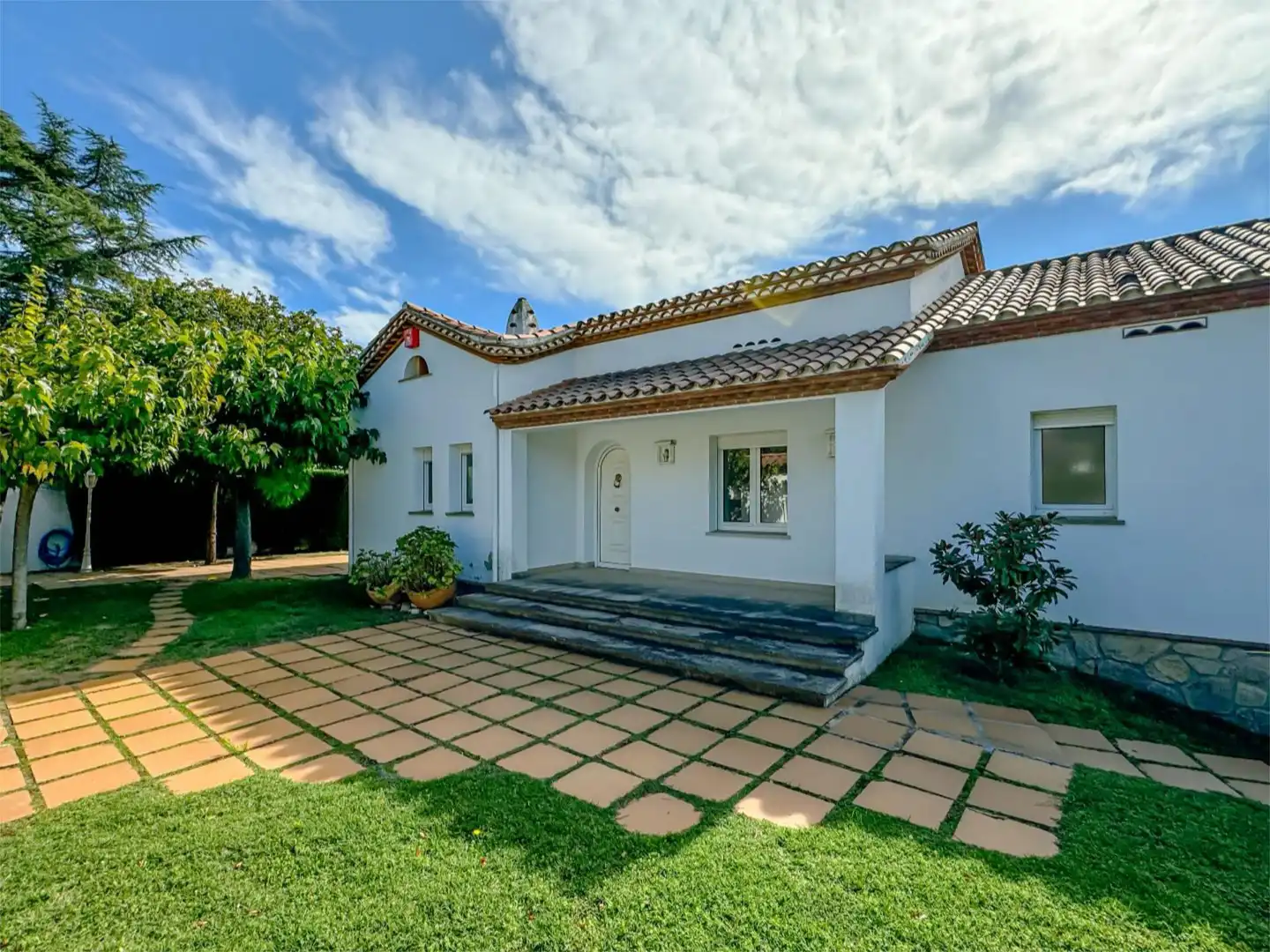 Casa o xalet en venda a Carrer la Plana, 4, Corbera de Llobregat Vista exterior de Casa o xalet en venda en Corbera de Llobregat amb Terrassa i Balcó