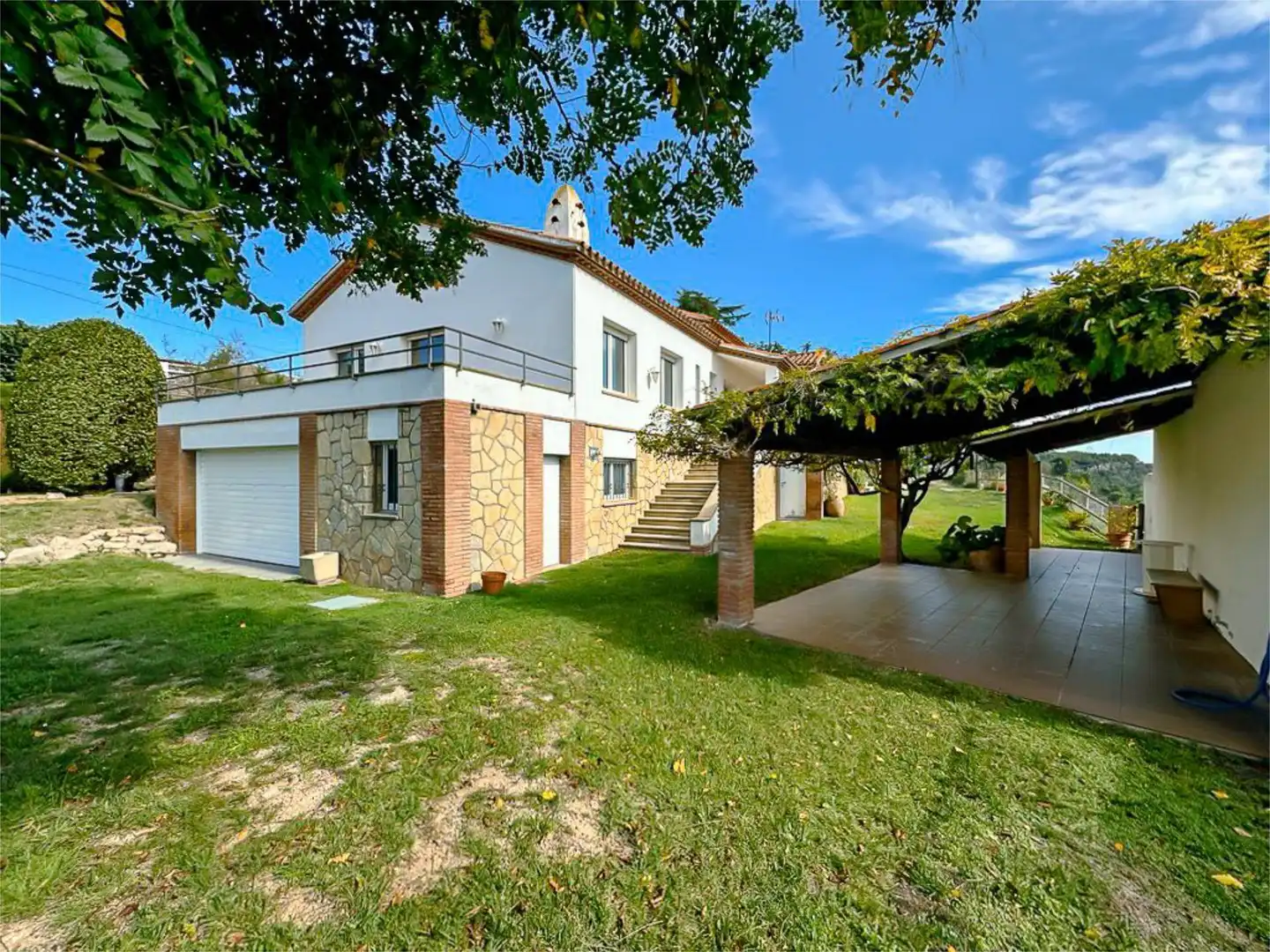 Casa o xalet en venda a Carrer la Plana, 4, Corbera de Llobregat Vista exterior de Casa o xalet en venda en Corbera de Llobregat amb Terrassa i Balcó