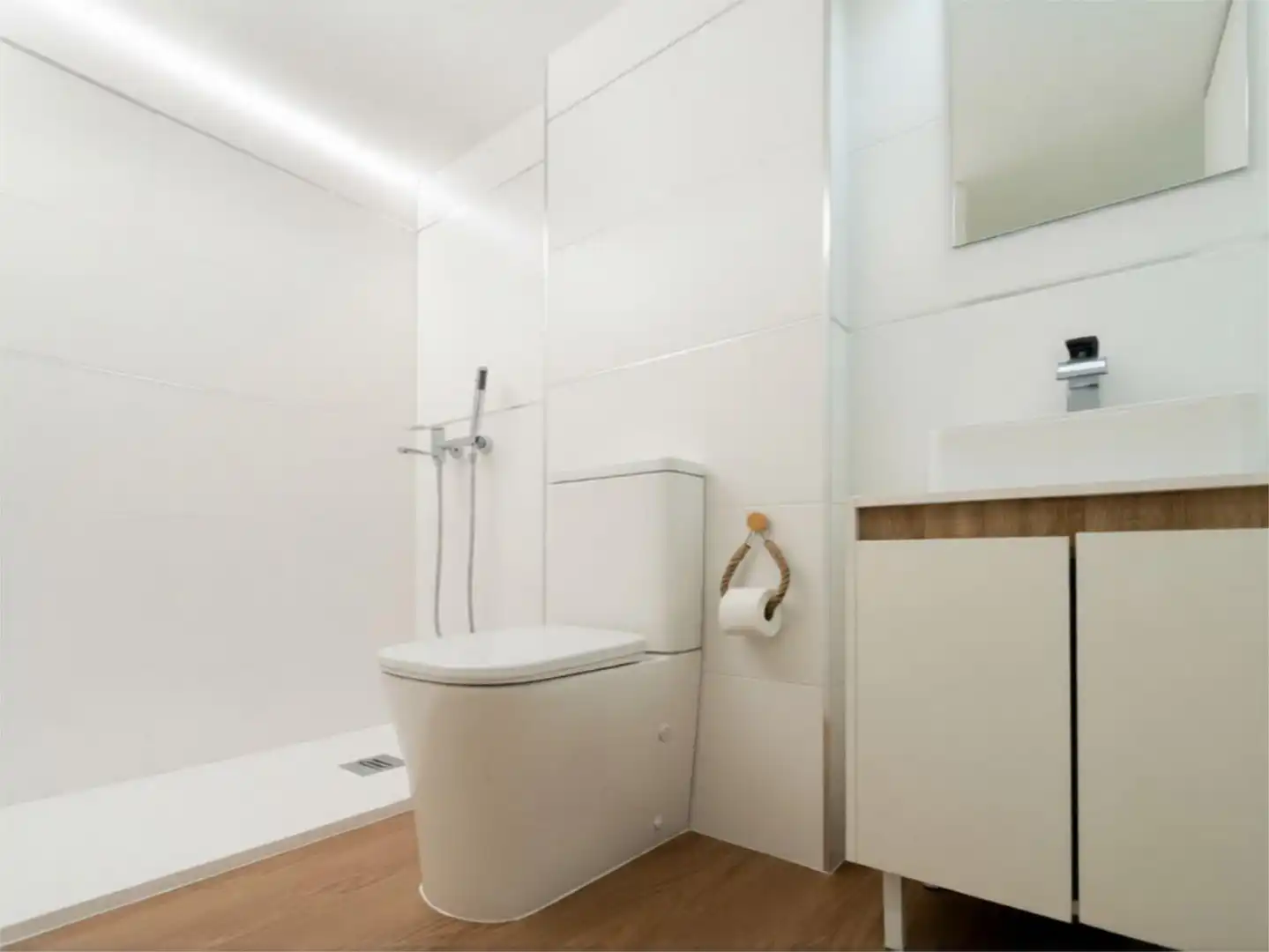 Duplexes for sale in Calle Juventudes Musicales, 1, El Pino - Bajo de Guía Bathroom of Duplexes for sale in Sanlúcar de Barrameda
