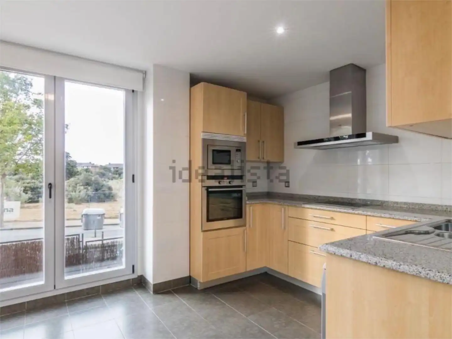 Wohnung zum Verkauf in Calle de la Comunidad Canaria, 4c, Valdepastores - Las Encinas Küche von Wohnung zum Verkauf in Boadilla del Monte mit Klimaanlage, Terrasse und Schwimmbad