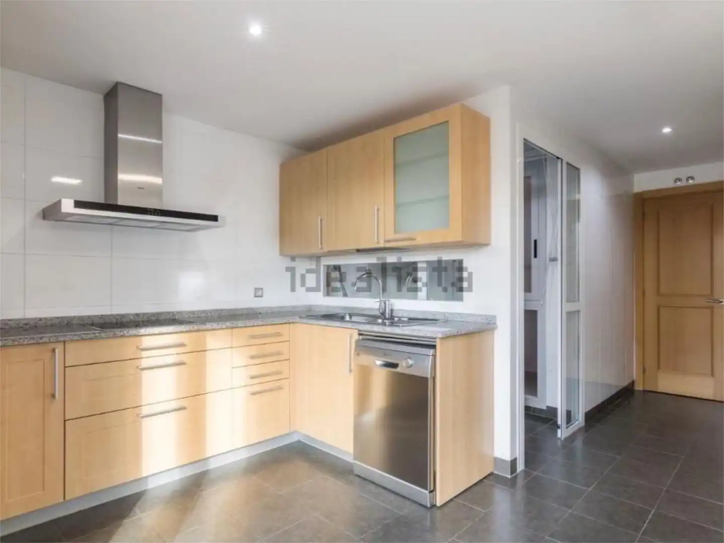 Wohnung zum Verkauf in Calle de la Comunidad Canaria, 4c, Valdepastores - Las Encinas Küche von Wohnung zum Verkauf in Boadilla del Monte mit Klimaanlage, Terrasse und Schwimmbad