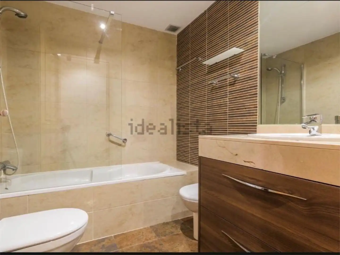 Wohnung zum Verkauf in Calle de la Comunidad Canaria, 4c, Valdepastores - Las Encinas Badezimmer von Wohnung zum Verkauf in Boadilla del Monte mit Klimaanlage, Terrasse und Schwimmbad