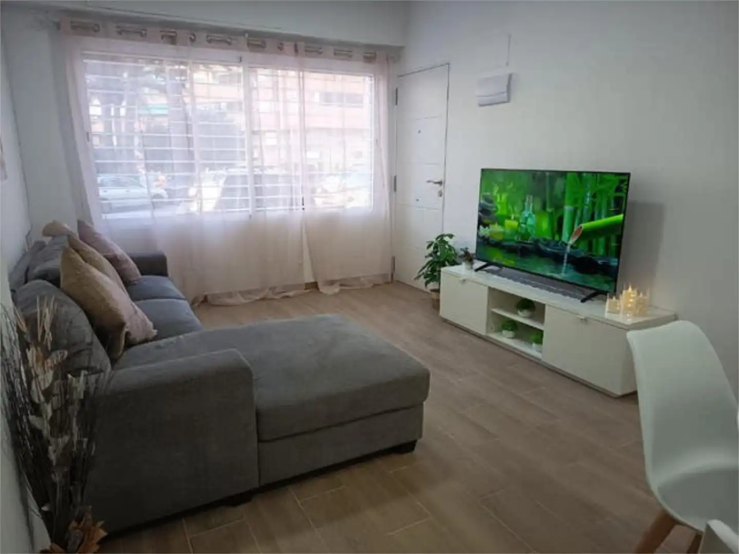 Apartament en venda a Santo Domigo Sala d'estar de Apartament en venda en Alicante / Alacant amb Moblat