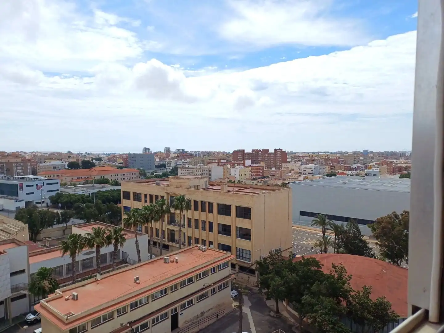 Piso en venta en Carretera de Ronda, 1, Oliveros - Altamira Vista exterior de Piso en venta en Almería Capital con Balcón