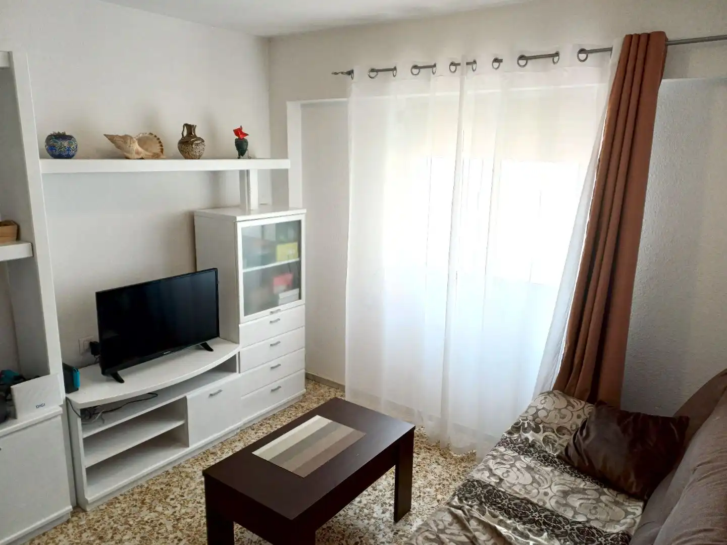 Flat for sale in Carretera de Ronda, 1, Oliveros - Altamira Living room of Flat for sale in Almería Capital with Balcony