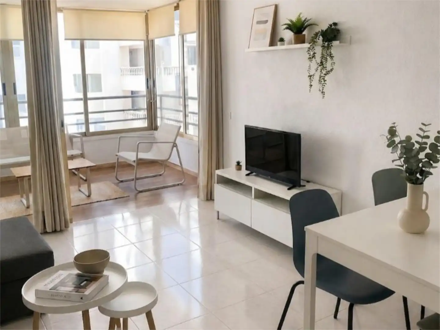 Flat for rent in Avenida de Cristobal Colón, 26, Zona Botánico Living room of Flat for rent in Puerto de la Cruz with Terrace and Swimming Pool