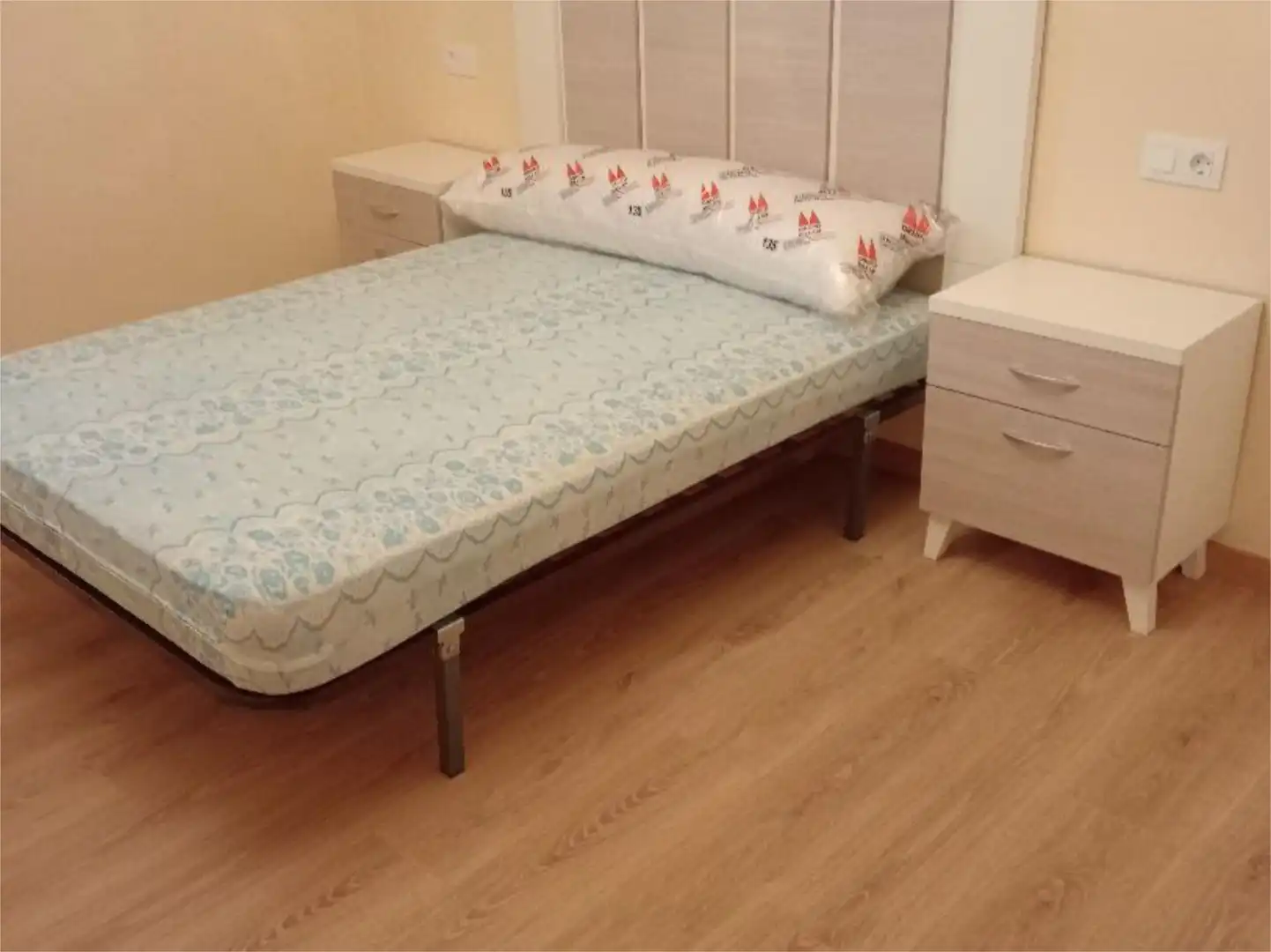 Schlafzimmer von Wohnung zur Miete in Vegadeo mit Heizung, Parkett und Terrasse