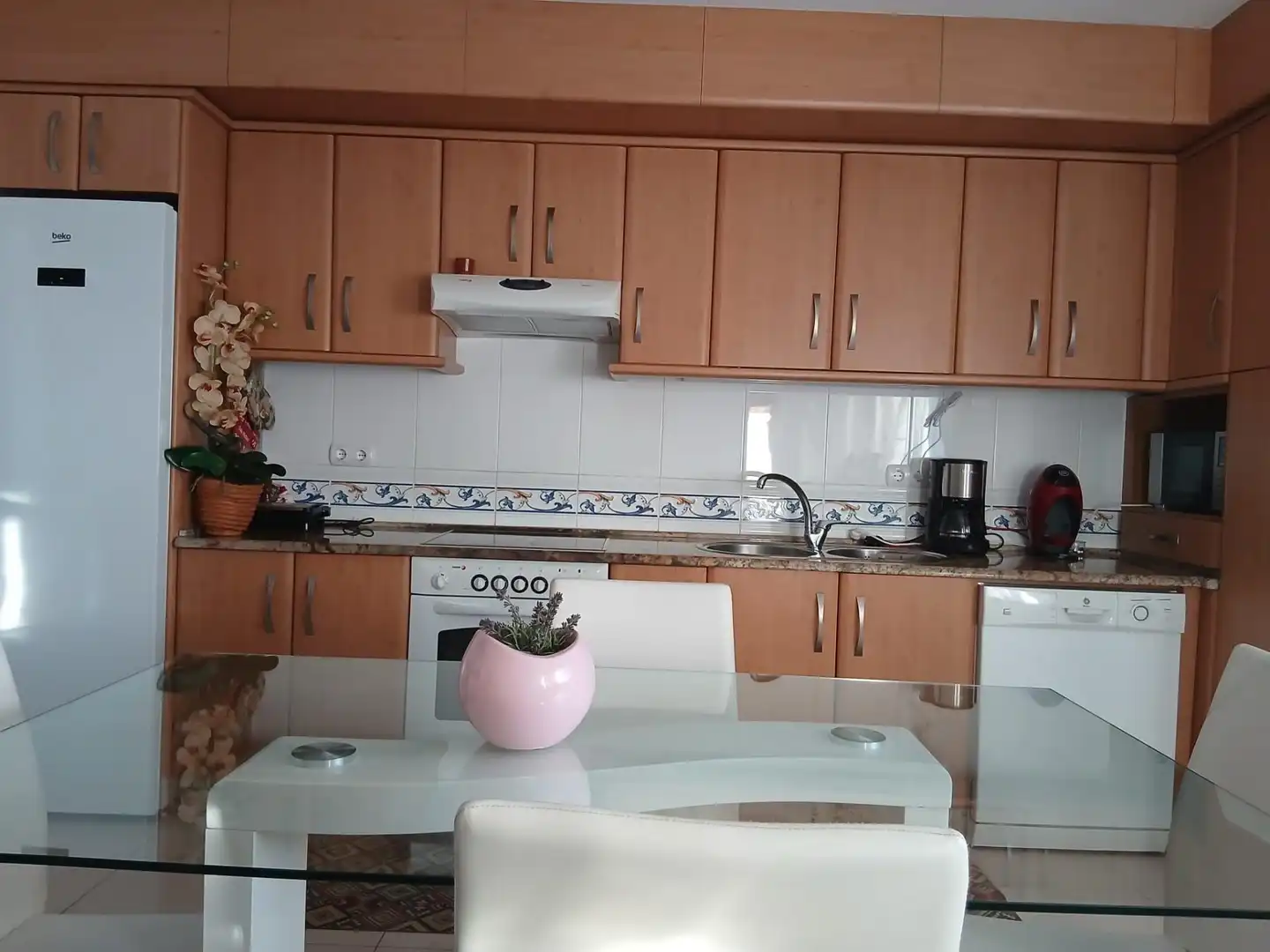 Cuina de Casa o xalet en venda en San Cibrao das Viñas amb Terrassa, Piscina i Balcó