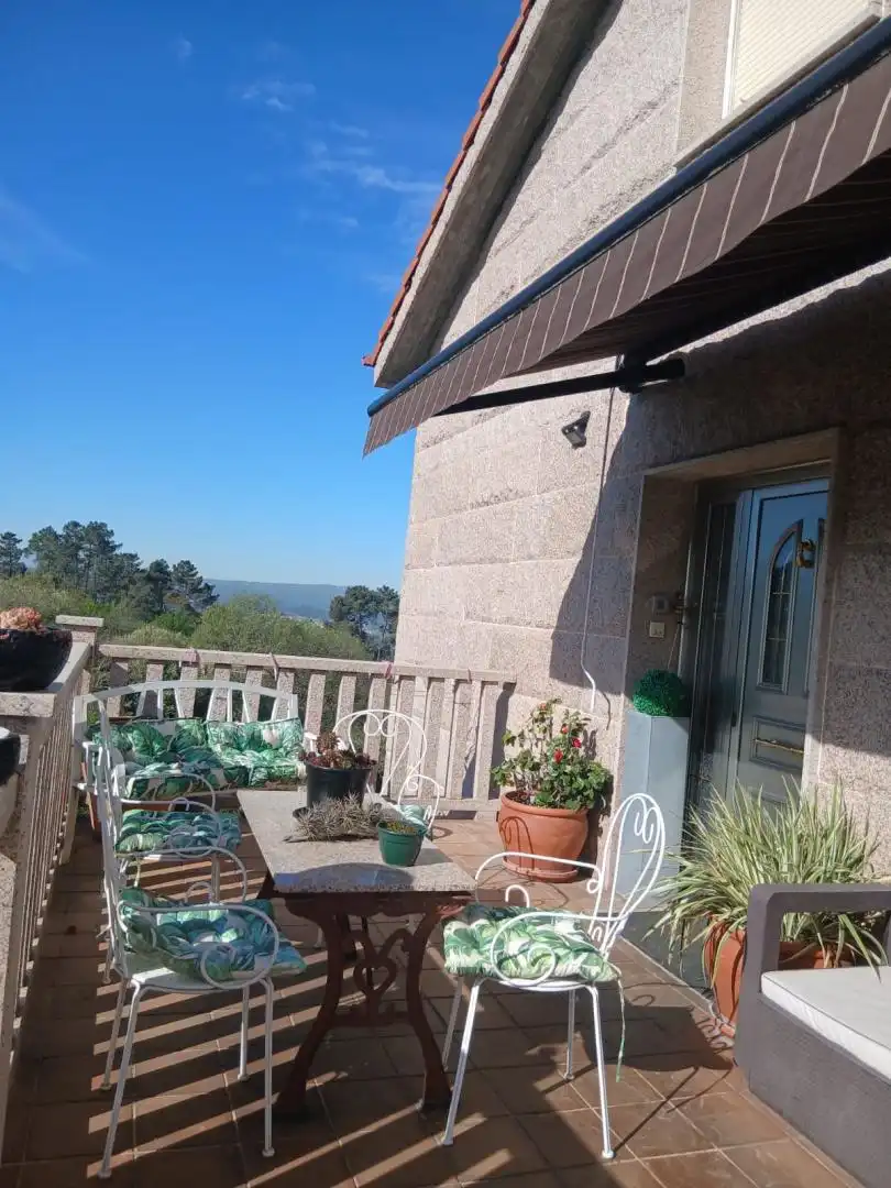 Terrassa de Casa o xalet en venda en San Cibrao das Viñas amb Terrassa, Piscina i Balcó