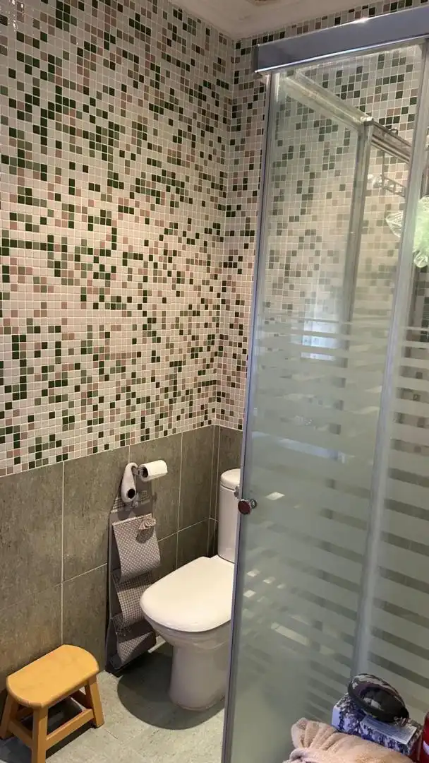 Bany de Casa o xalet en venda en San Cibrao das Viñas amb Terrassa, Piscina i Balcó