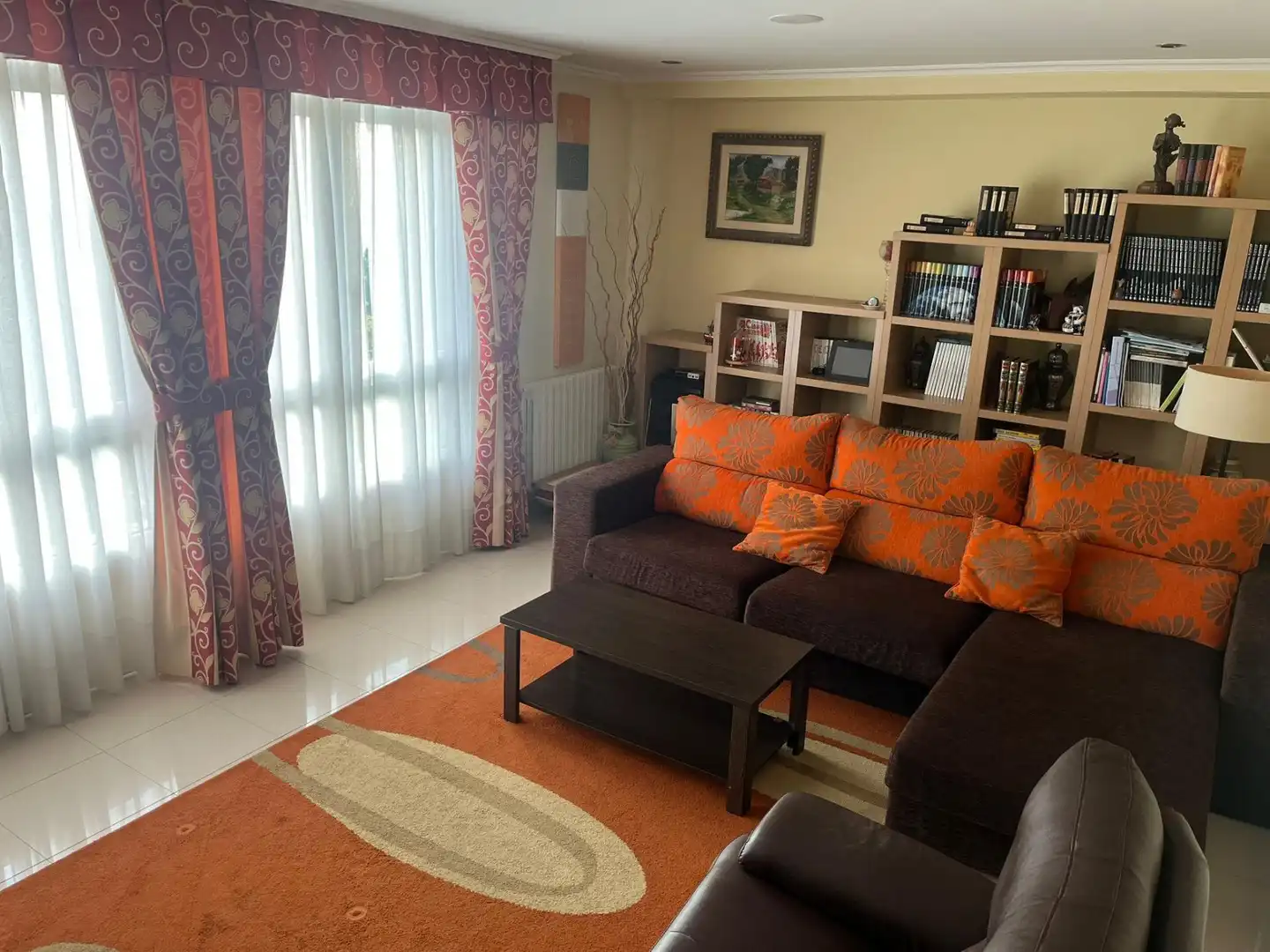 Sala d'estar de Casa o xalet en venda en San Cibrao das Viñas amb Terrassa, Piscina i Balcó