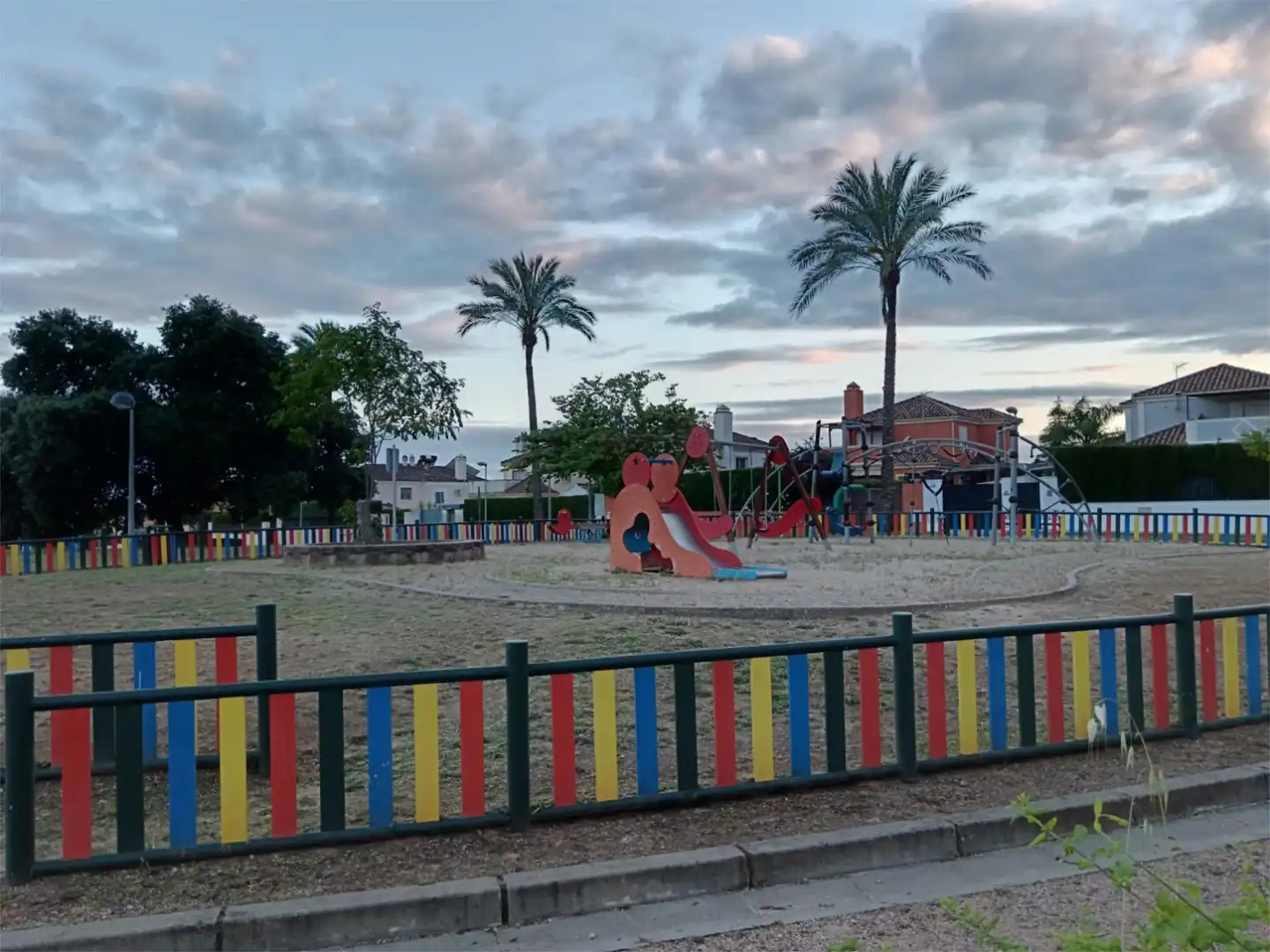 Vista exterior de Casa o xalet en venda en  Córdoba Capital amb Terrassa, Piscina i Balcó