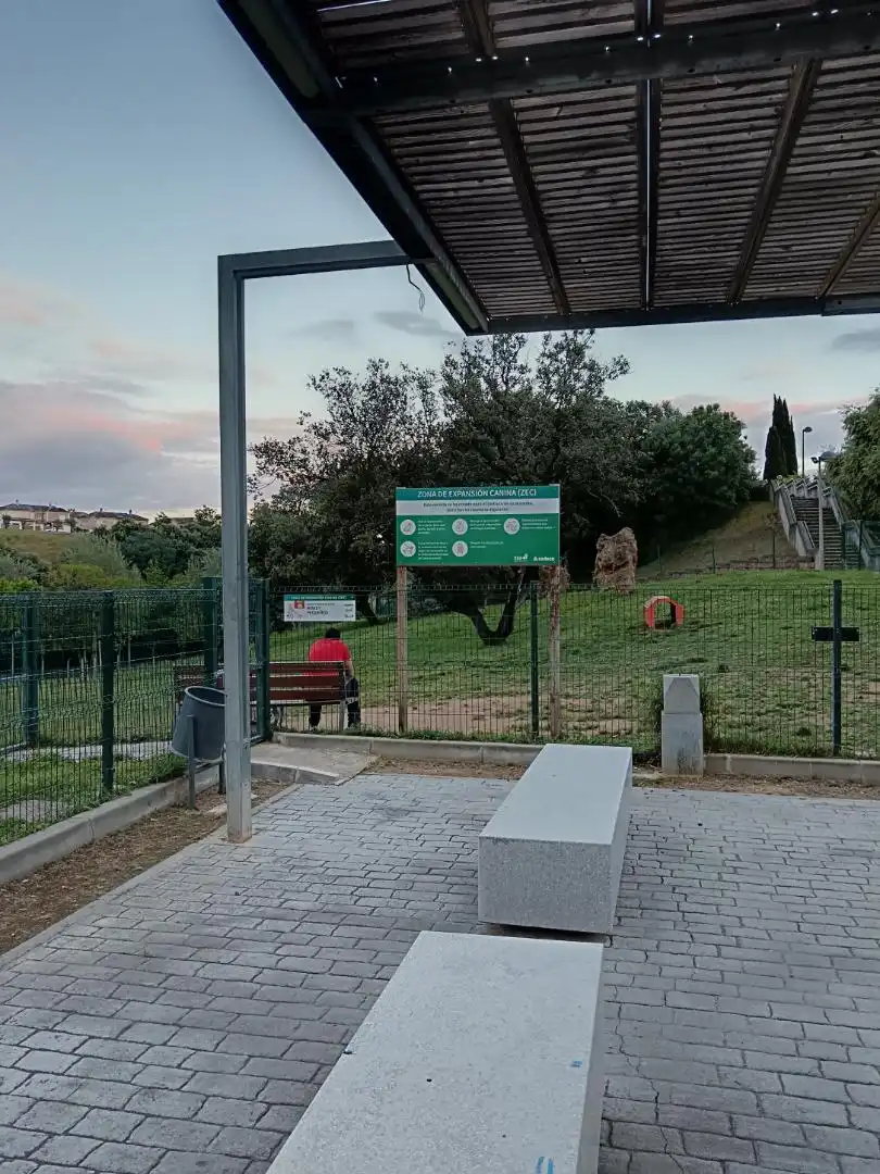 Aparcament de Casa o xalet en venda en  Córdoba Capital amb Terrassa, Piscina i Balcó