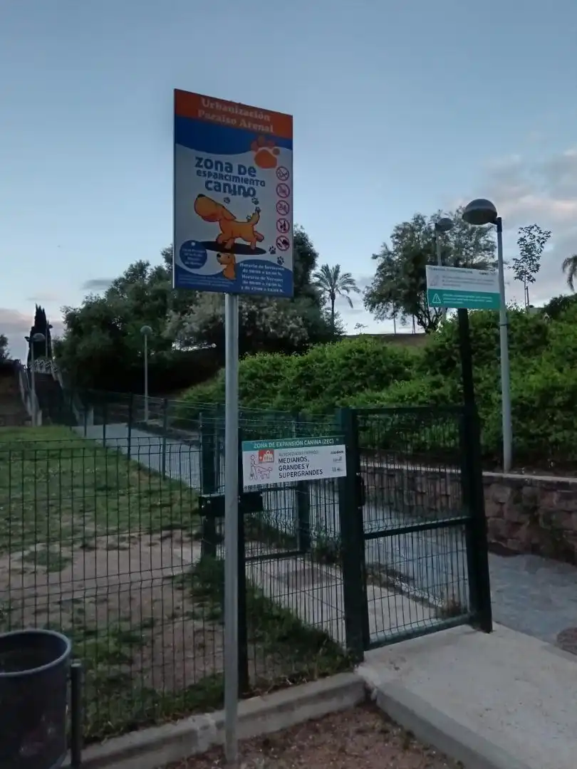 Aparcament de Casa o xalet en venda en  Córdoba Capital amb Terrassa, Piscina i Balcó