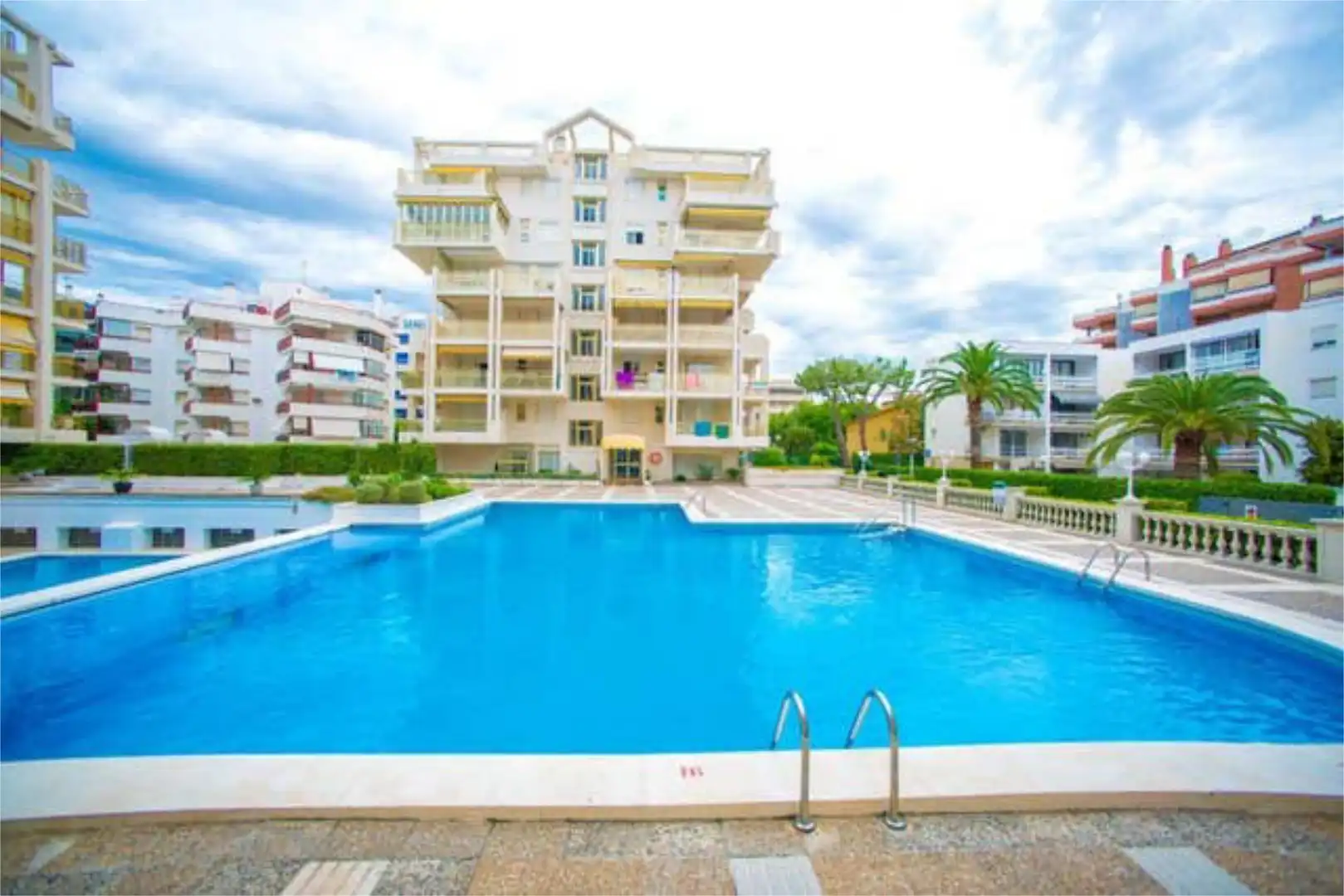 Apartament en venda a Barenys Piscina de Apartament en venda en Salou amb Terrassa i Piscina