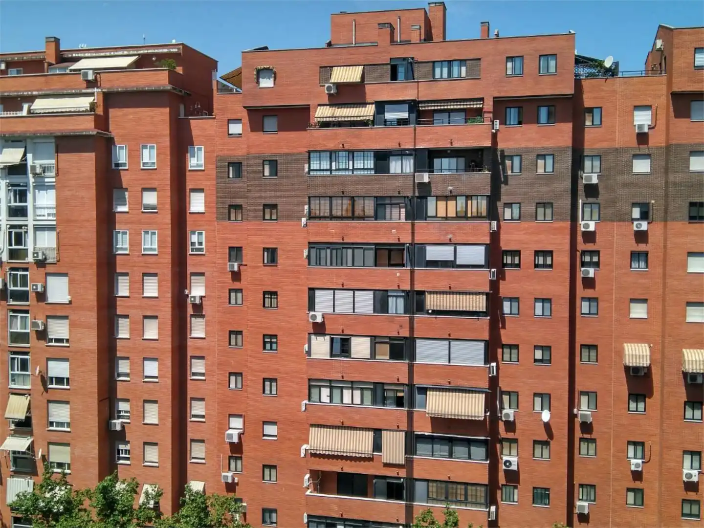 Piso en venta en Plaza de la Albufera, 9, La Avanzada - La Cueva Vista exterior de Piso en venta en Fuenlabrada con Aire acondicionado, Calefacción y Jardín privado