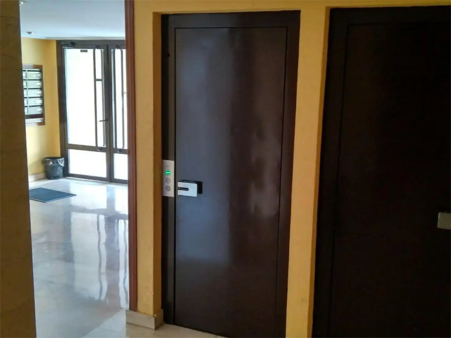 Piso en venta en Plaza de la Albufera, 9, La Avanzada - La Cueva Piso en venta en Fuenlabrada con Aire acondicionado, Calefacción y Jardín privado