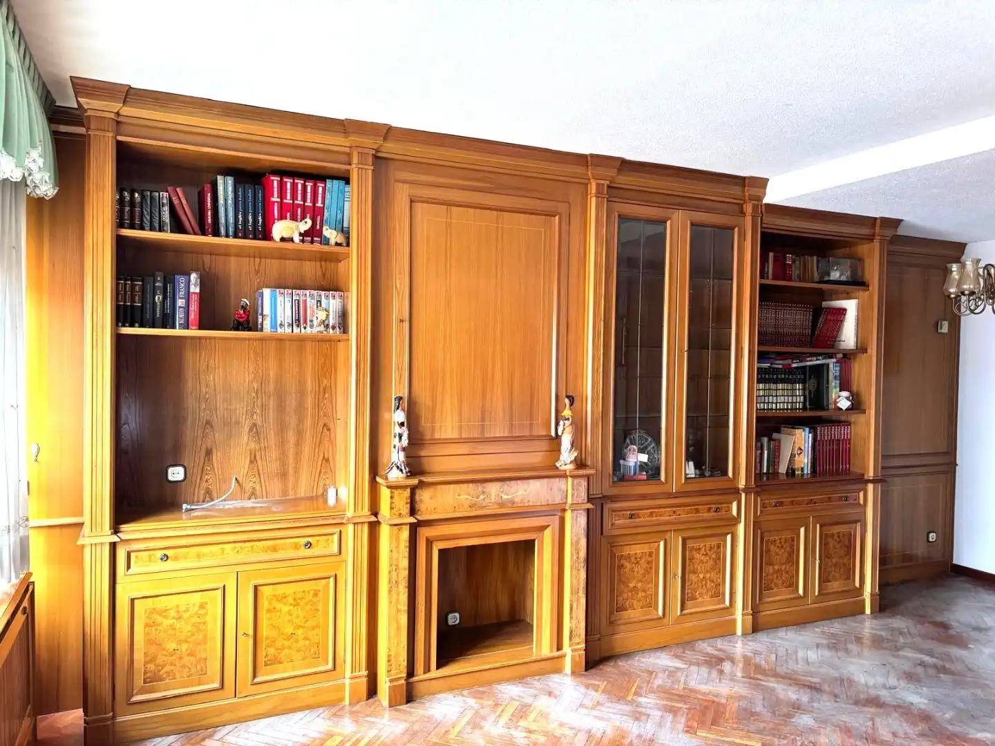 Piso en venta en Plaza de la Albufera, 9, La Avanzada - La Cueva Sala de estar de Piso en venta en Fuenlabrada con Aire acondicionado, Calefacción y Jardín privado