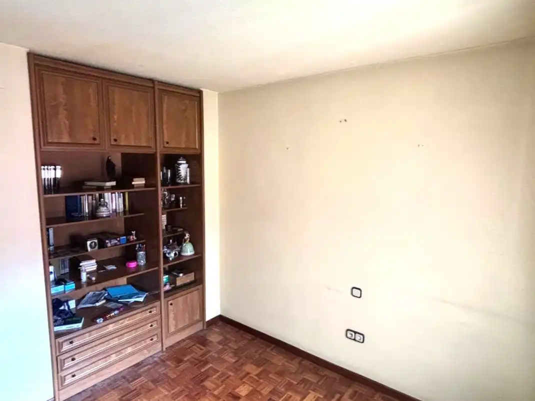 Piso en venta en Plaza de la Albufera, 9, La Avanzada - La Cueva Piso en venta en Fuenlabrada con Aire acondicionado, Calefacción y Jardín privado