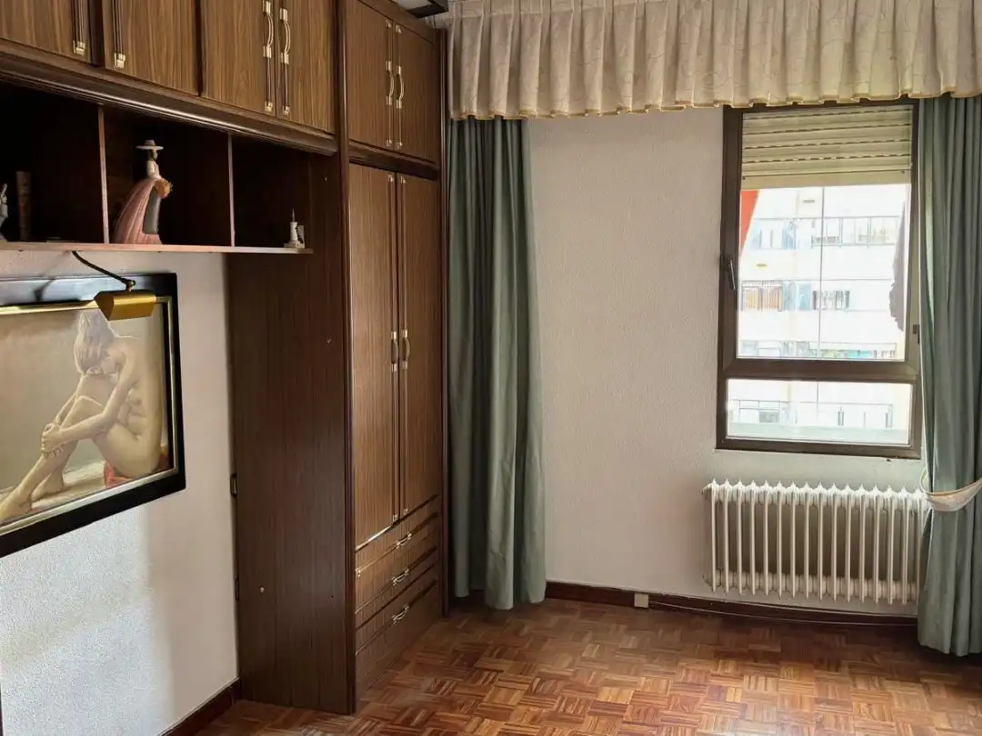 Piso en venta en Plaza de la Albufera, 9, La Avanzada - La Cueva Habitación de Piso en venta en Fuenlabrada con Aire acondicionado, Calefacción y Jardín privado