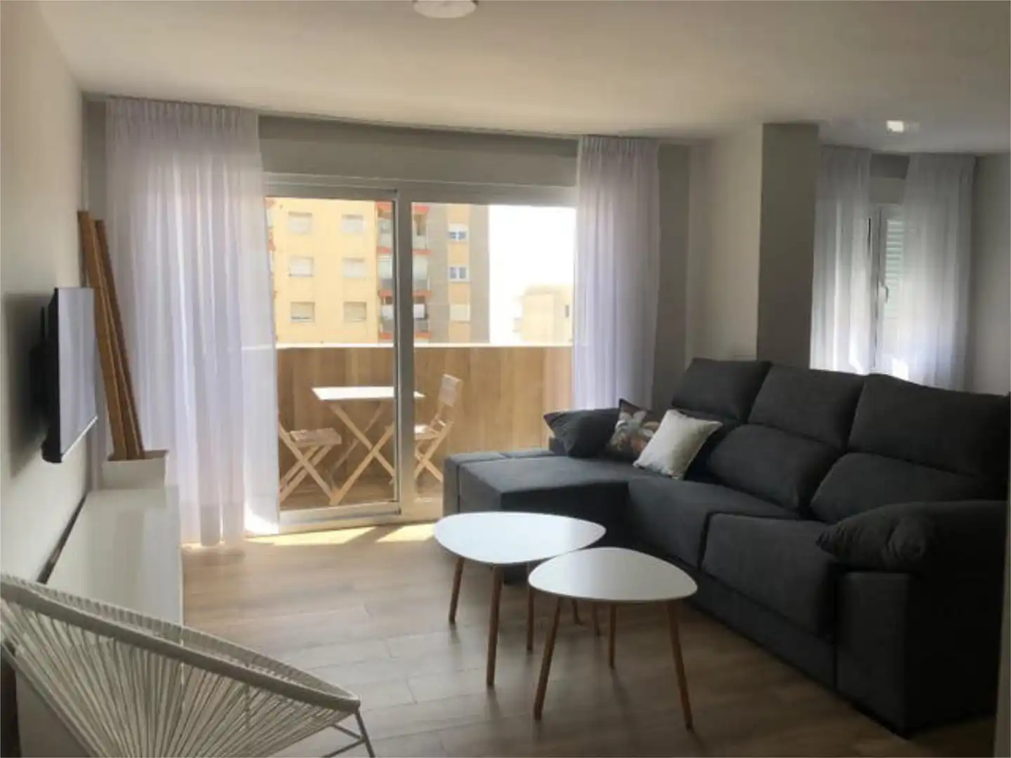 Sala de estar de Piso de alquiler en Almería con Calefacción, Terraza y Amueblado