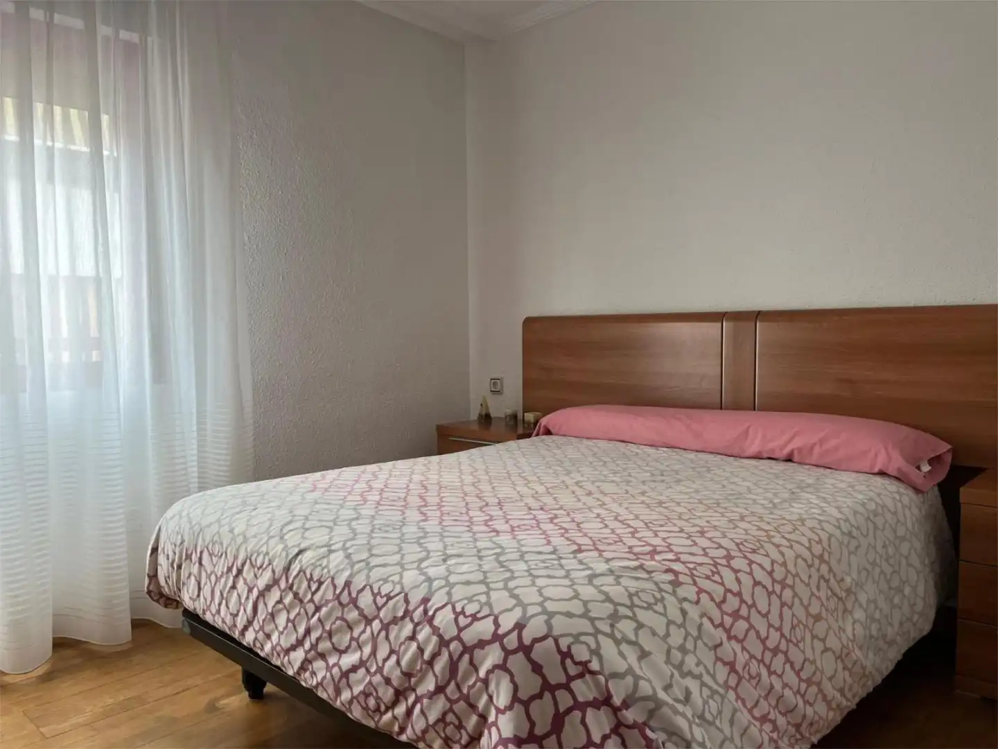 Pis en venda a Carrer Pardo Gimeno, 48, Babel Dormitori de Pis en venda en Alicante / Alacant amb Aire condicionat